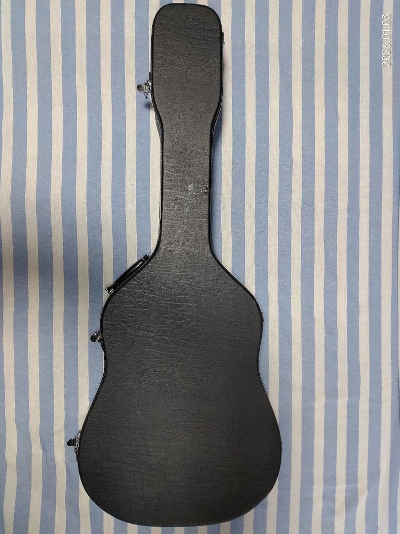 Morrisのカッタウェイ・アコースティックギターS-30ハードケース付きです。