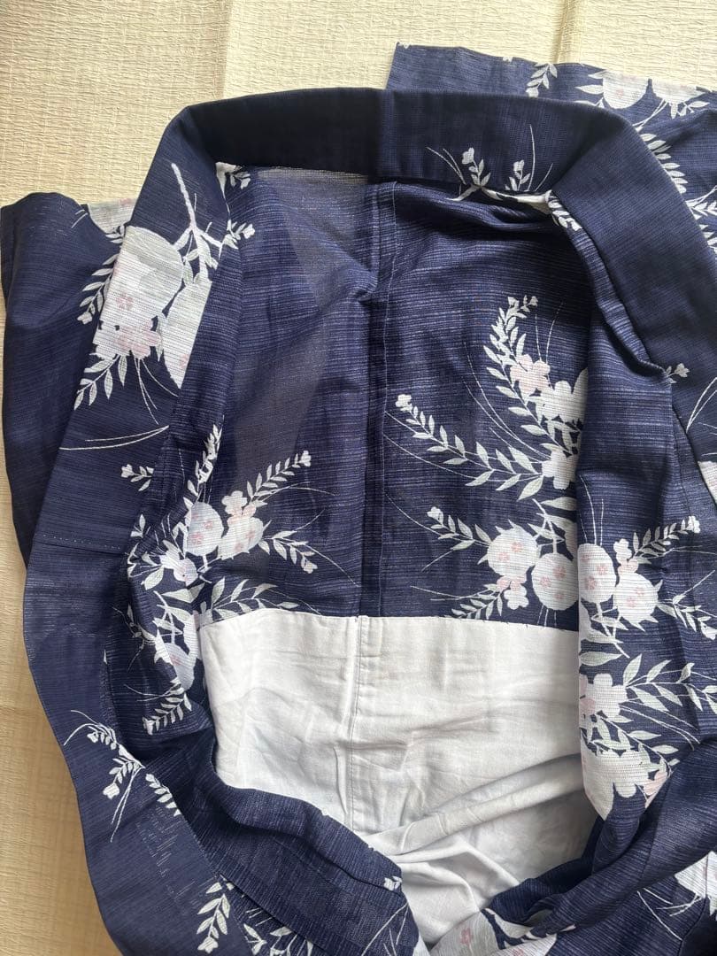 【綿麻　上品浴衣】古今　紺色 浴衣 単品　ピンク小花＆葉模様 手縫い 着物風にも
