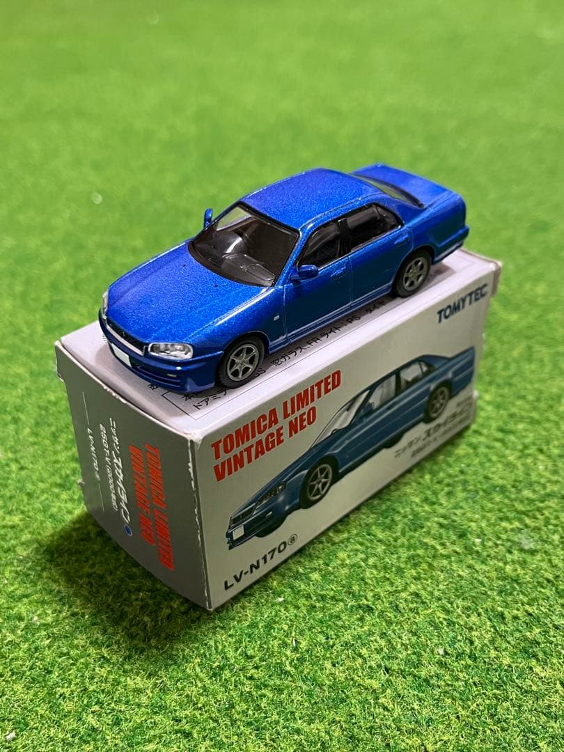 トミカリミテッドヴィンテージネオLV-N 170a ニッサンスカイライン
