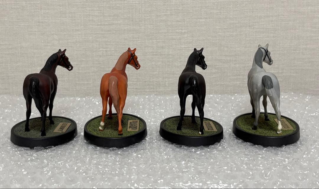 アーモンドアイ＆オルフェーヴル＆キタサンブラック＆ゴールドシップ フィギュア