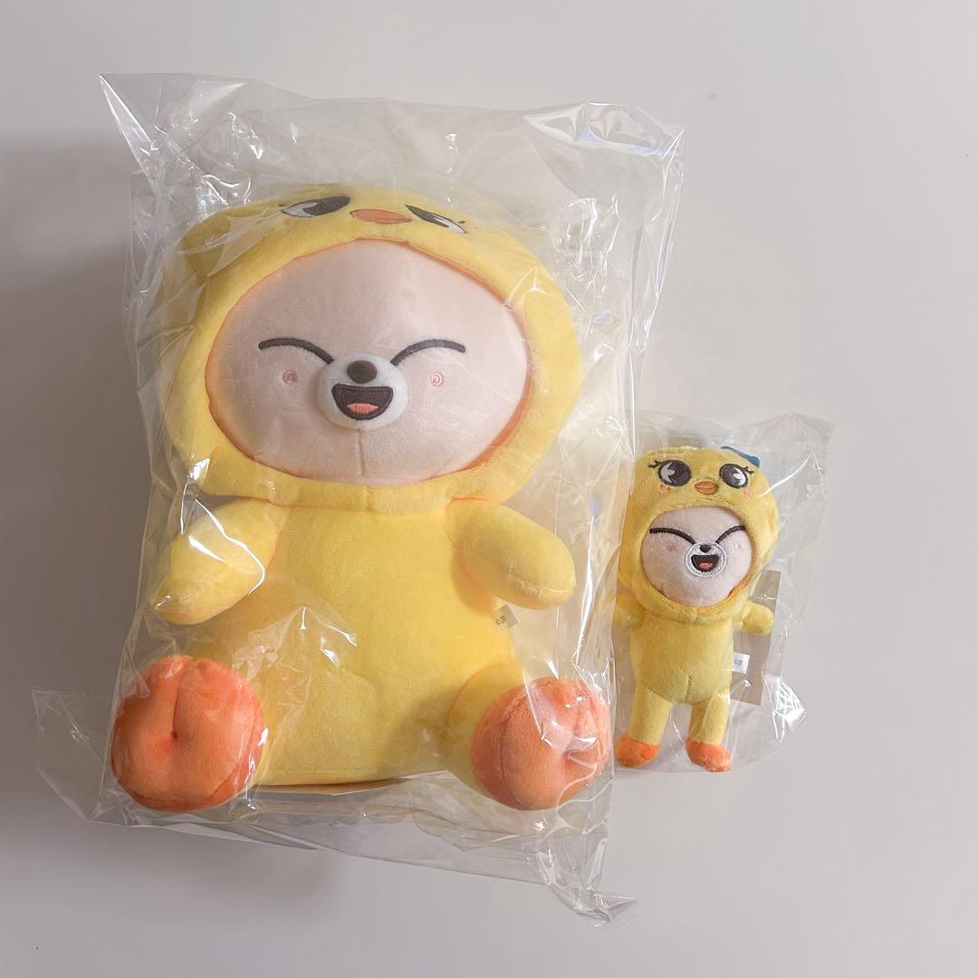 straykids スキズ フォクシニー バッグチャーム 抱きぬいぐるみ