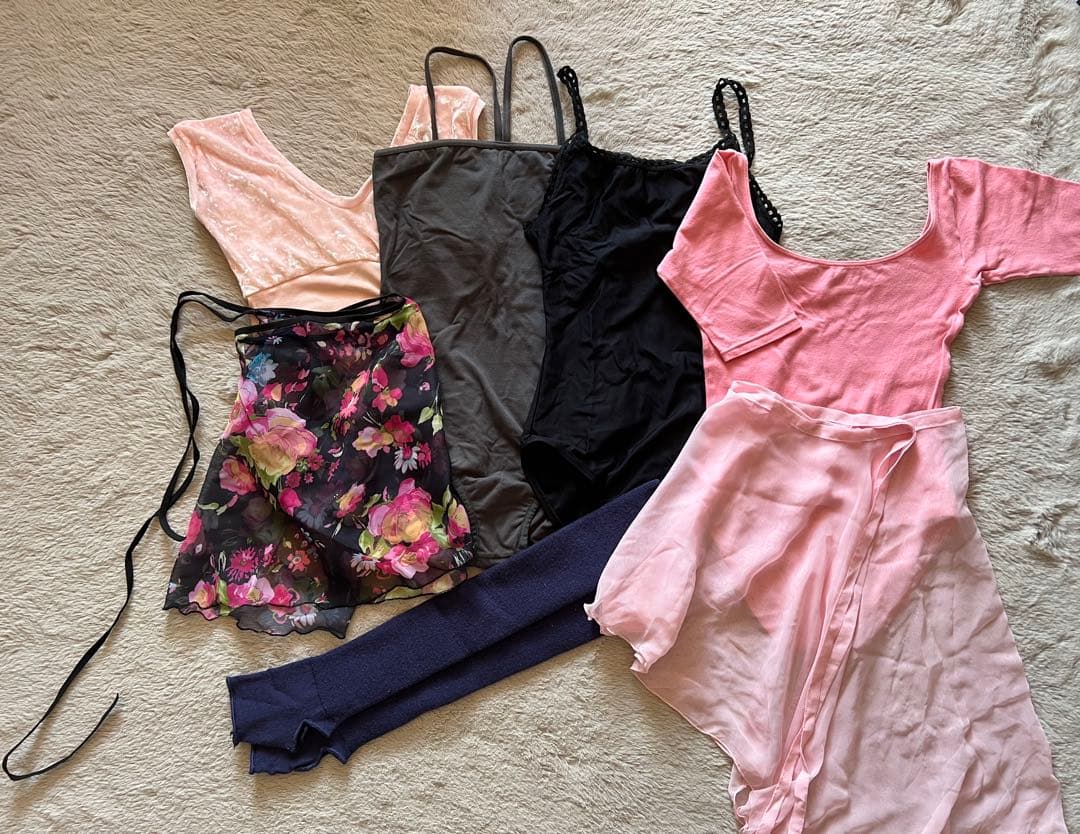 バレエレオタードとスカート、レッグウォーマーセット