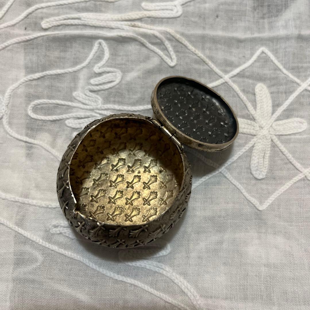 フランスアンティーク　天使　モンサンミッシェルの小箱　ピルケース