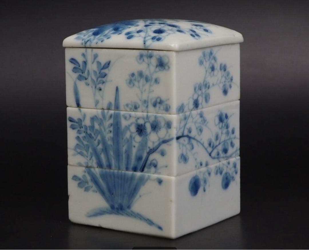 送料無料　江戸時代 　梅図三段重箱　ｈ12.5×7.5×7.5ｃｍ