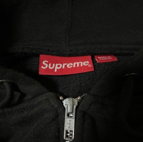 Supre☆me ジップアップ パーカー 黒~~~