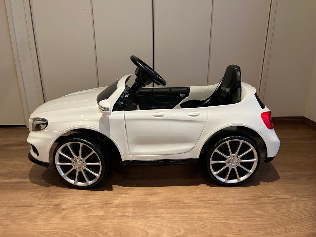 Mercedes-Benz AMG ミニカー ホワイト