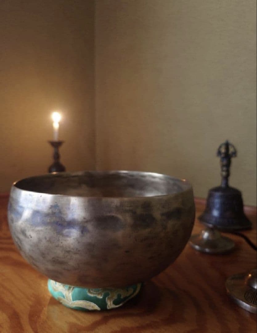 【本日限定価格】本物のシンギングボウルが欲しい方に　薄型　手打ち　チベット　密教