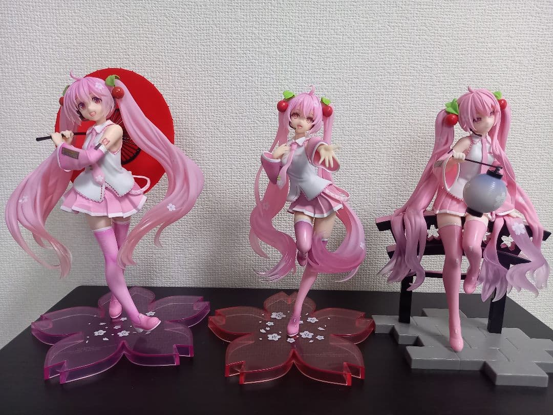 桜ミクフィギュア3体セット