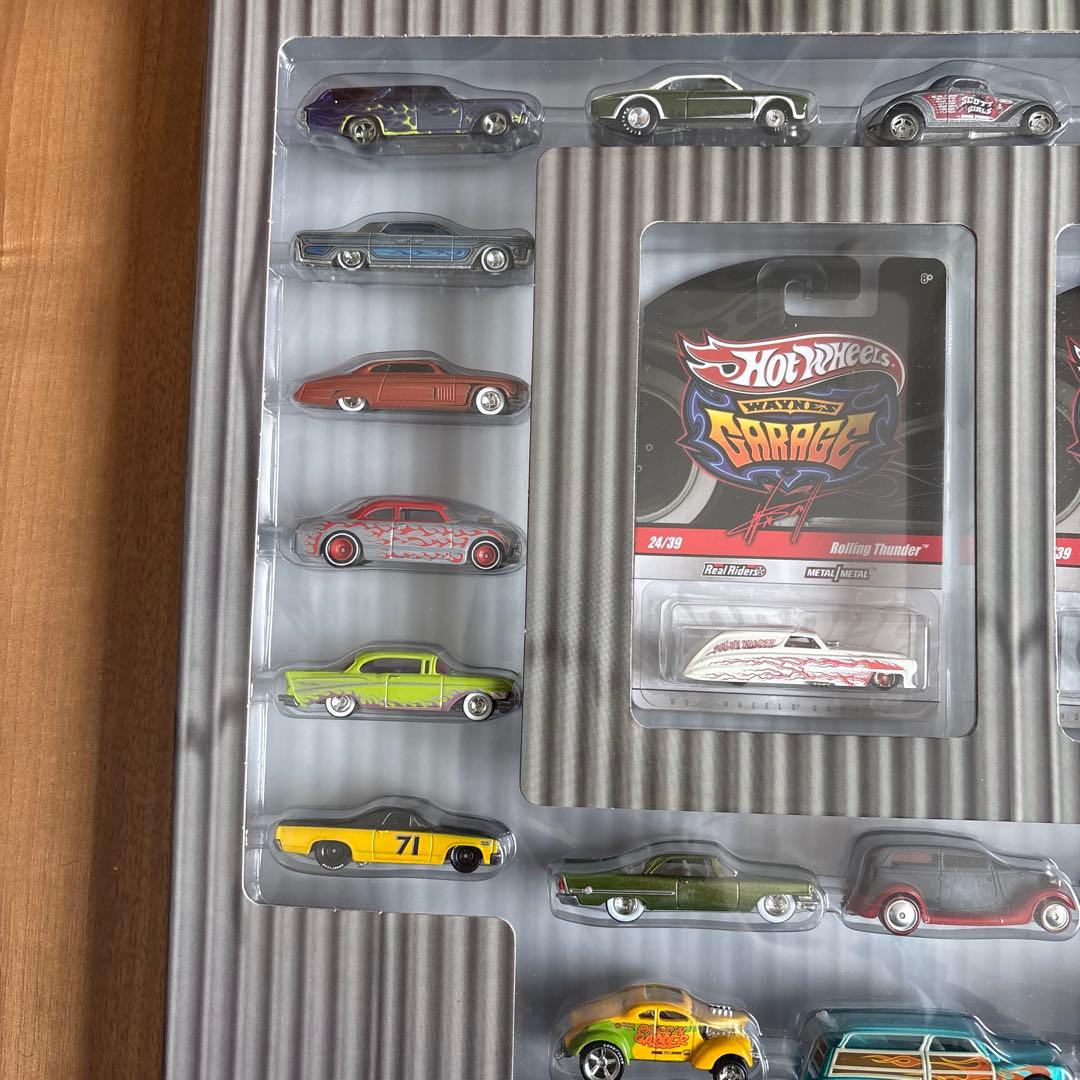 ミニカー HOT WHEELS REAL RIDERS GARAGE 30 CAR SET