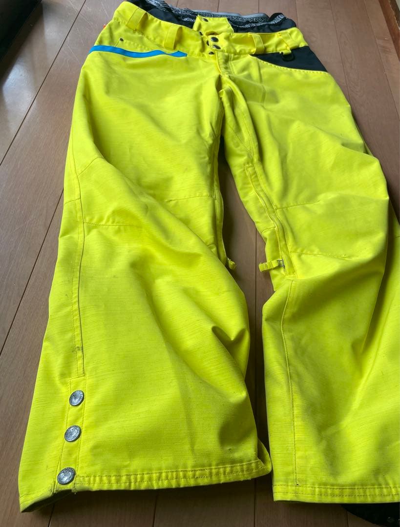 JACKFROST13スノーボードウェア XS 派手　蛍光【値下げしました！】