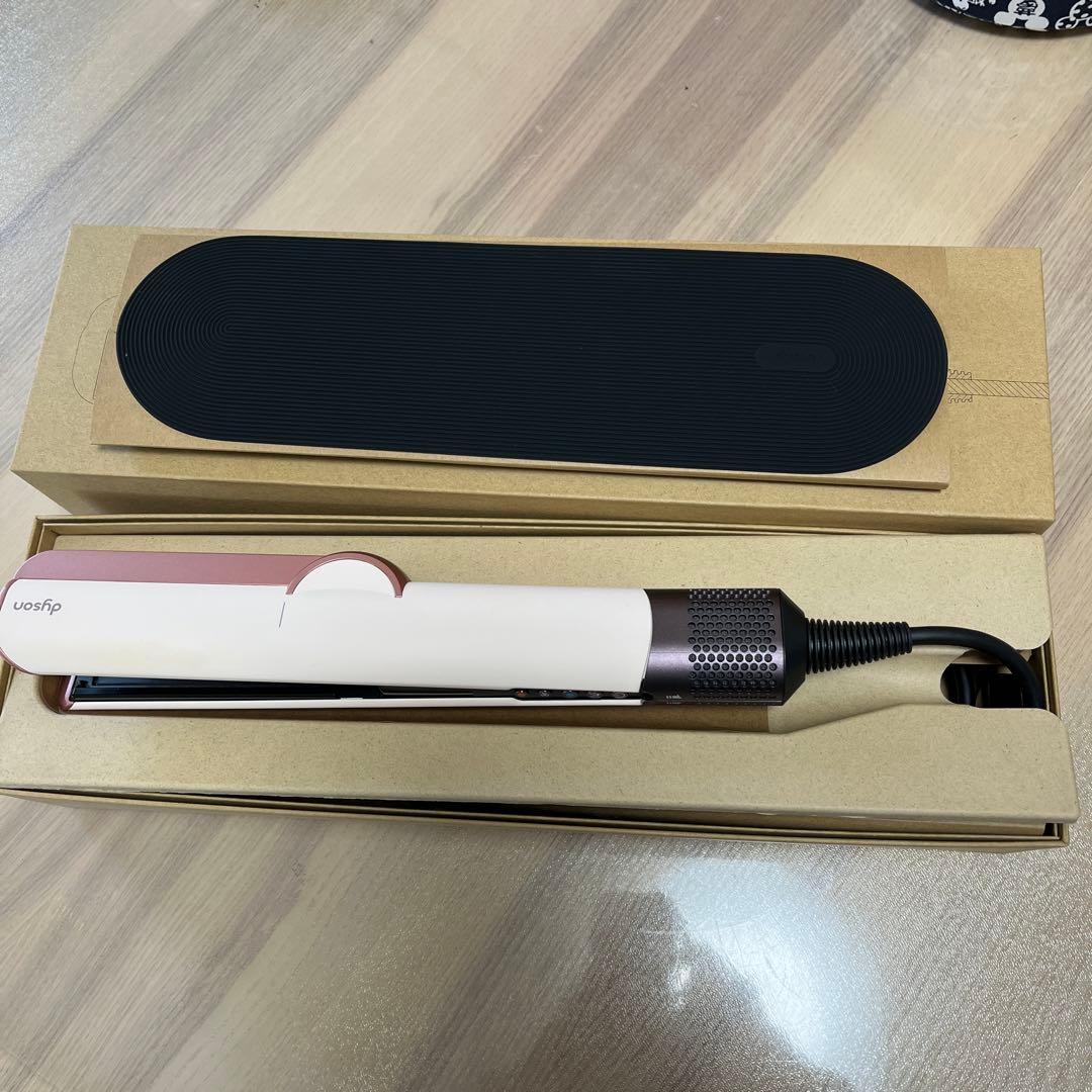 ダイソン　ストレイトナー　ピンク