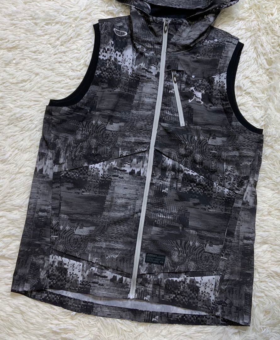 OAKLEY オークリー 412026JP フード付 ジップベスト M スカル柄