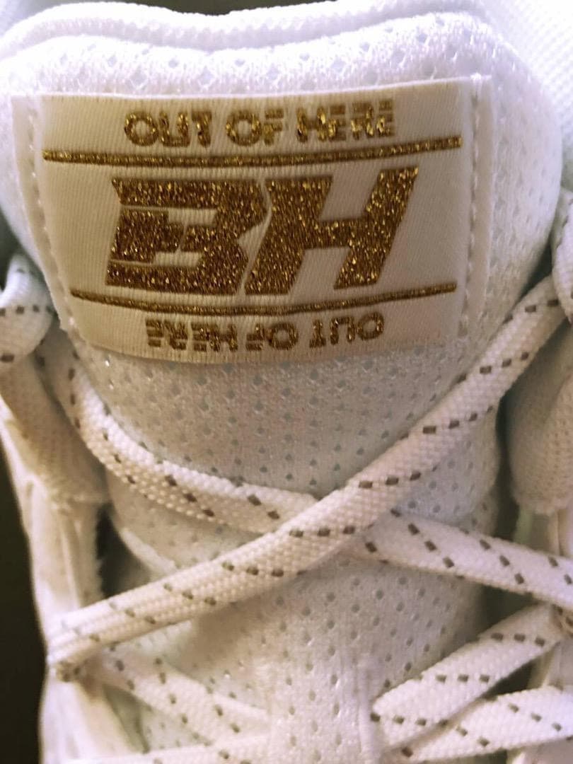 新品2025年USA国内限定アンダーアーマー野球ハーパー8MidRm26.5cm