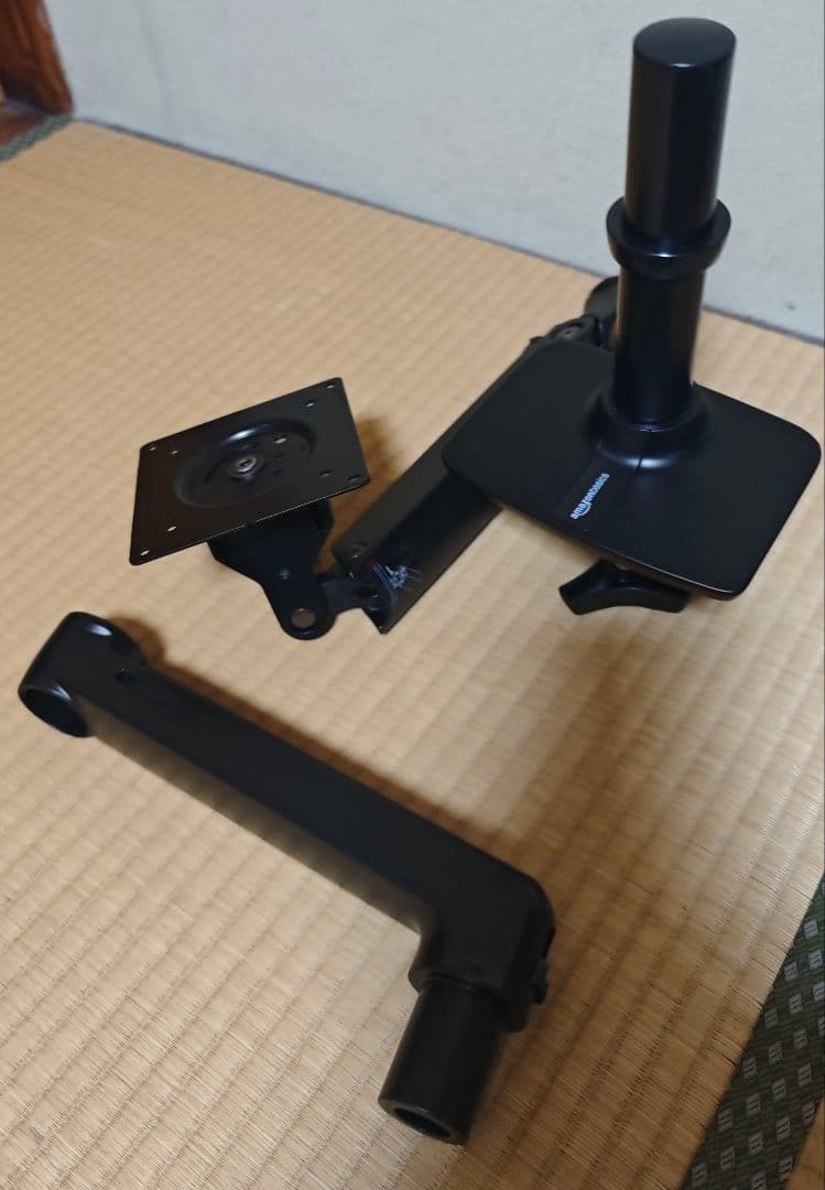 Amazonベーシック　モニターアーム　シングル