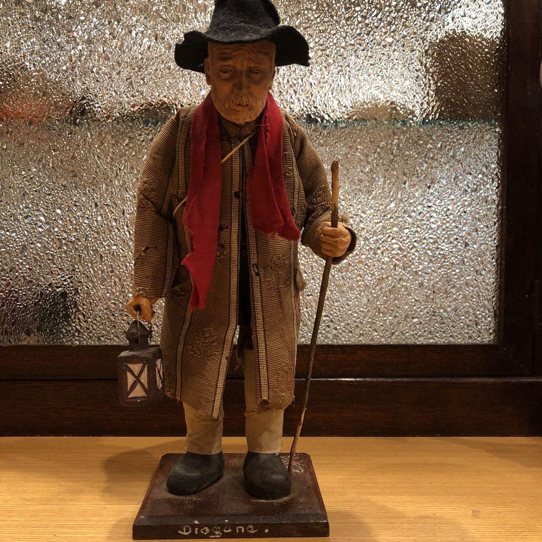 フランスアンティーク　街路灯に火を灯す老人