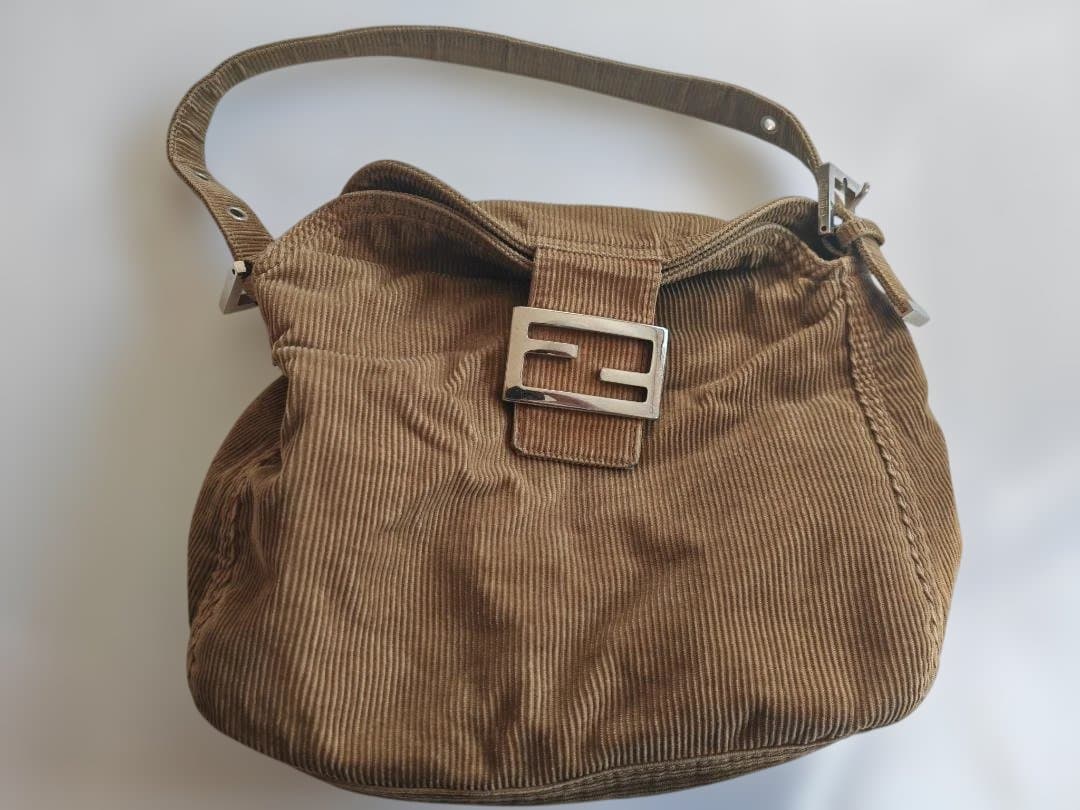 フェンディ　マンマバケット　スエード