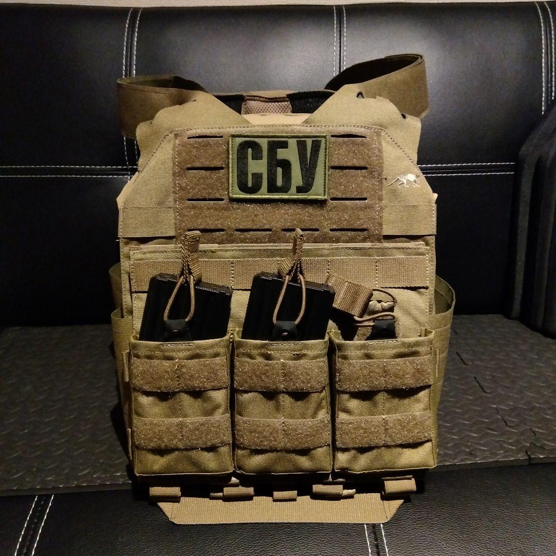 タスマニアンタイガー プレートキャリア　カーキ