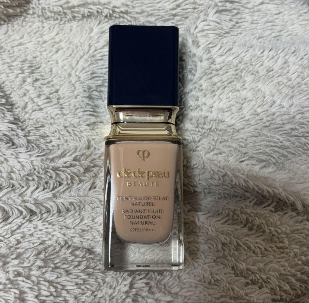 クレ•ド•ポーボーテタンフリュイドエクラ ナチュラルオークル20