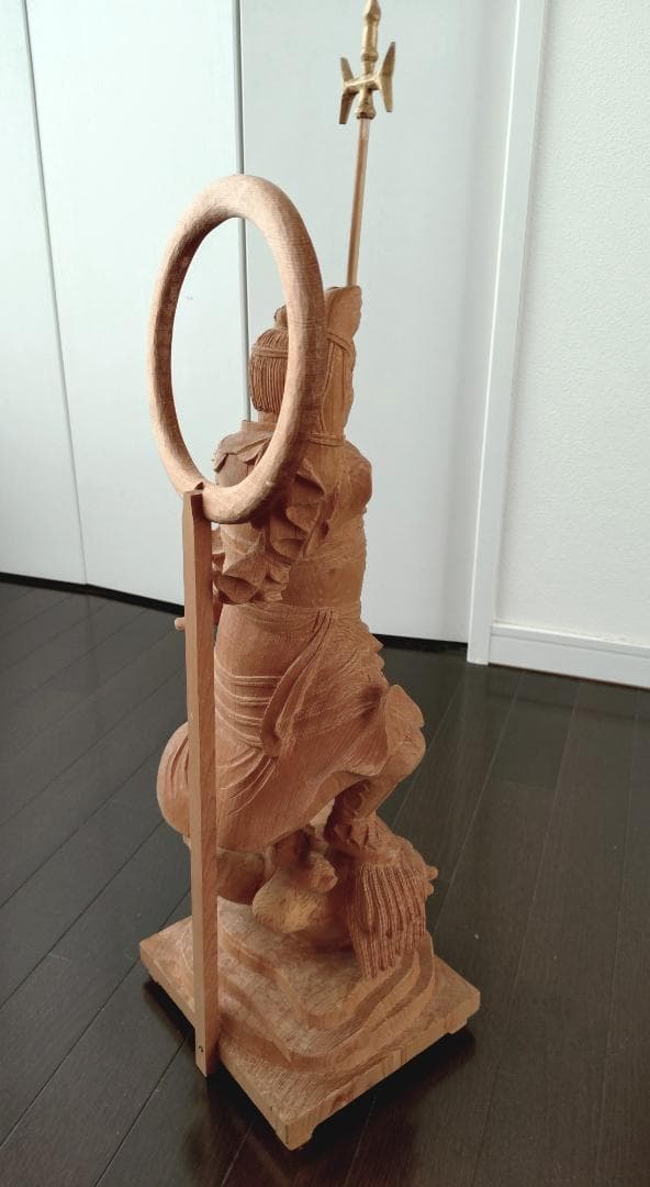 毘沙門天　一木造　 約68cm