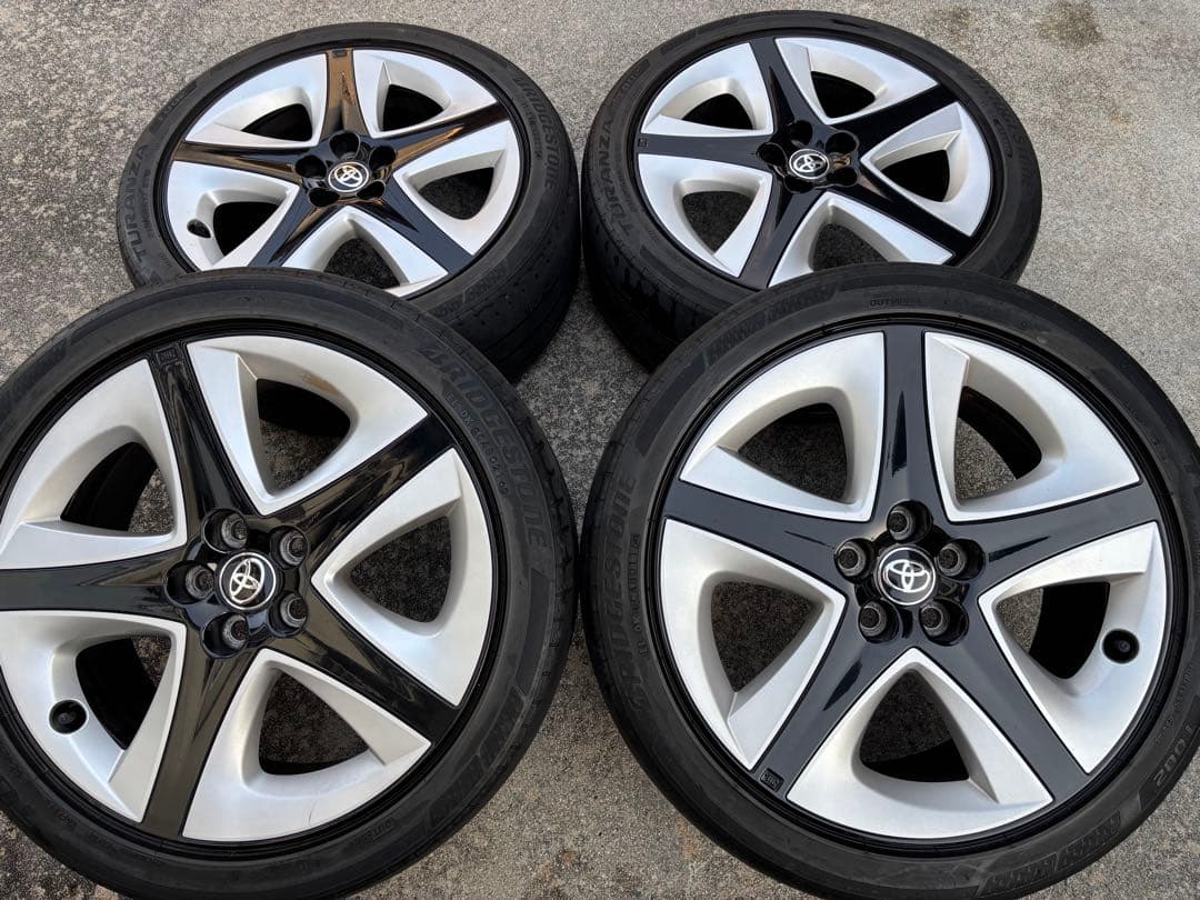 トヨタ 50プリウス純正ツーリング　S17インチ タイヤホイールセット