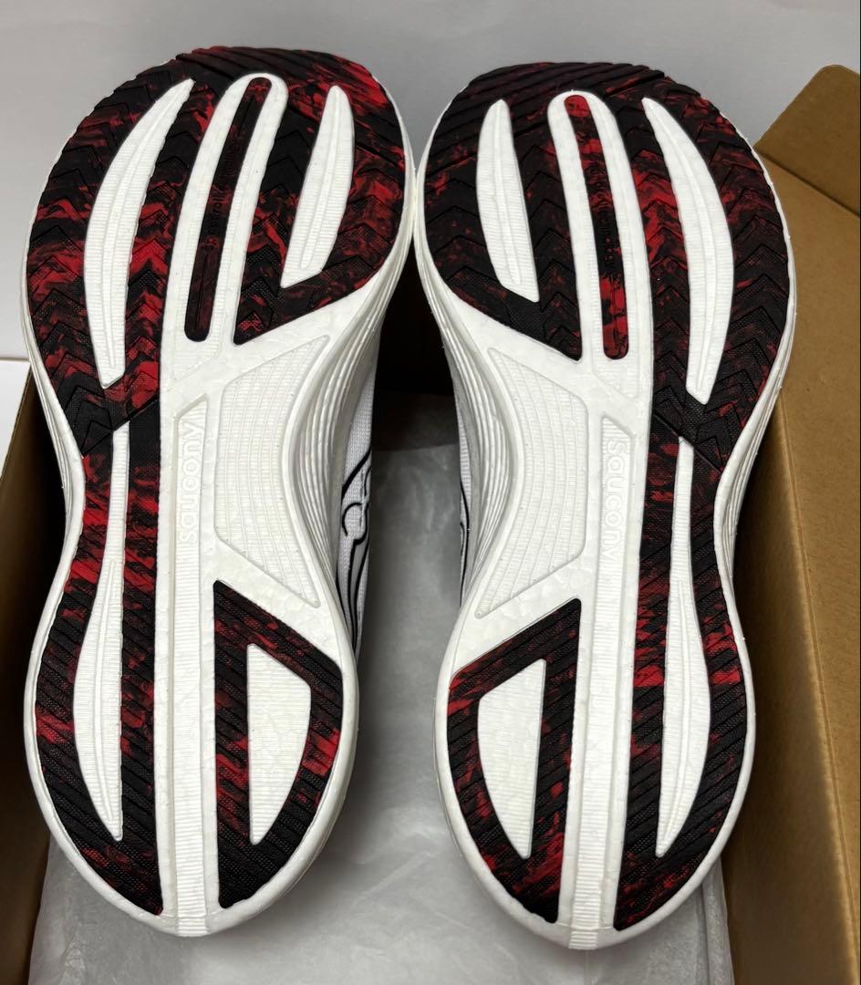 【新品・未使用品】サッカニー　エンドルフィンスピード3 ※28cm