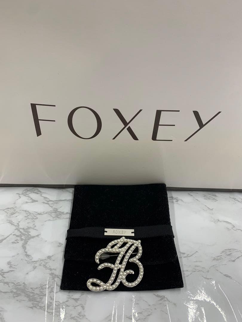 【お値下げ可♡超美品♡】FOXEY パール装飾 ブローチ