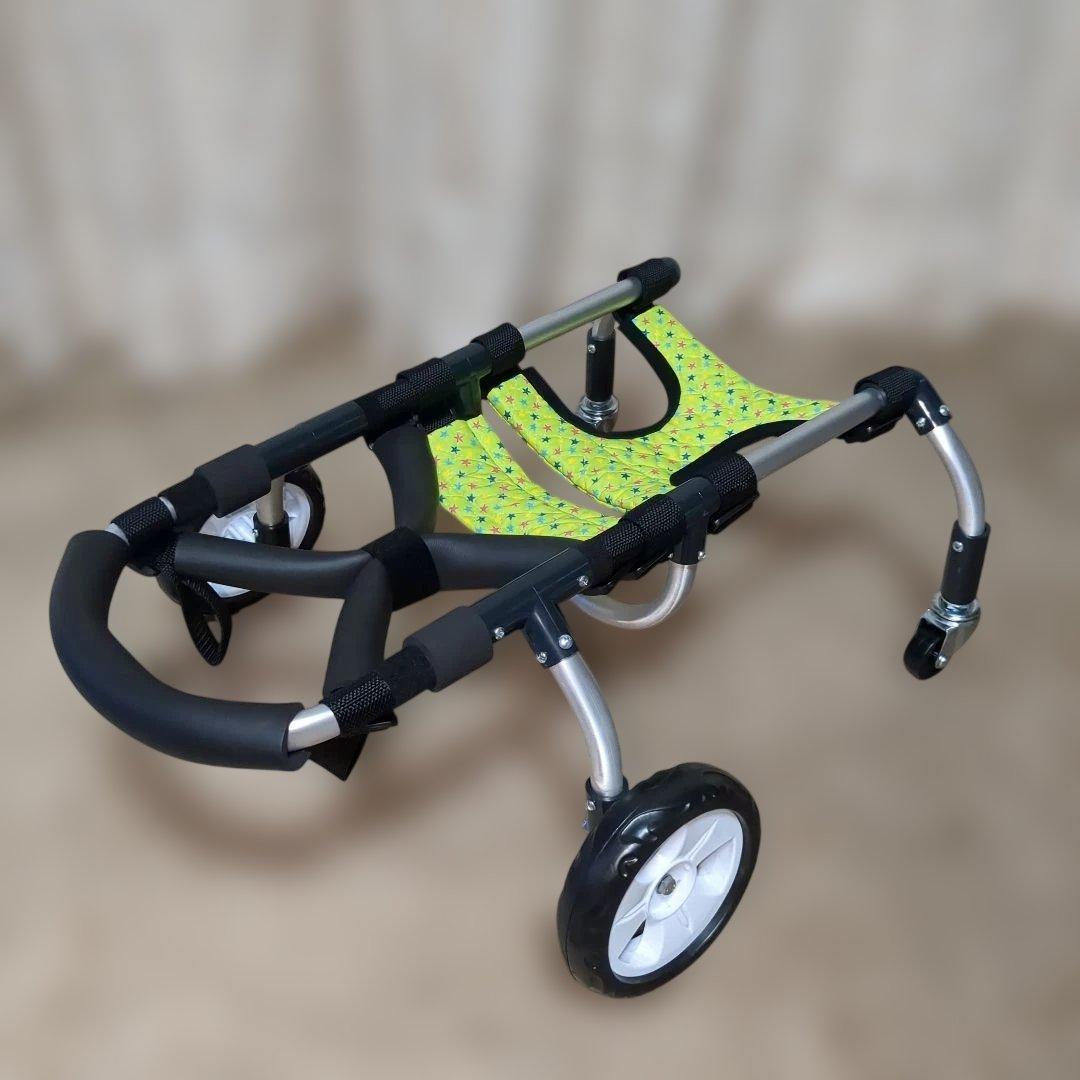 ワンちゃん4輪　リハビリ　食事補助　犬用車椅子　歩行補助　犬の歩行器