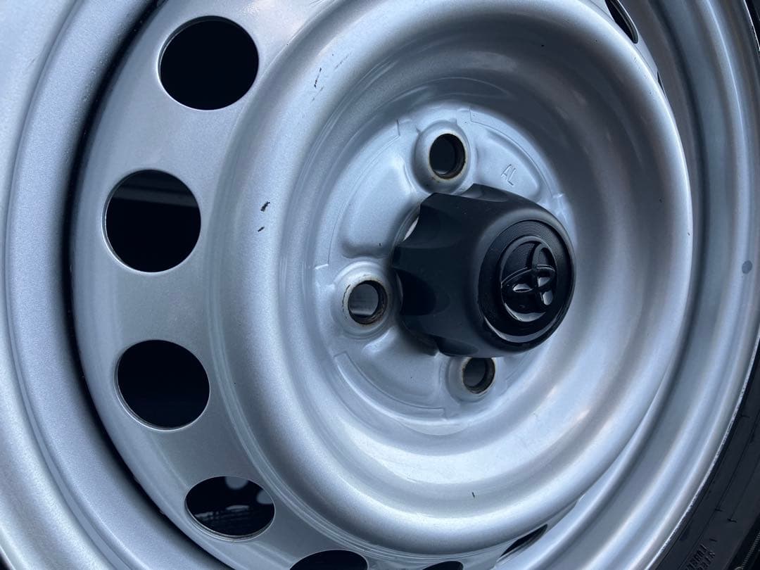 プロボックス 純正ホイール＋ちょい太スタッドレスタイヤ 純正キャップ付き