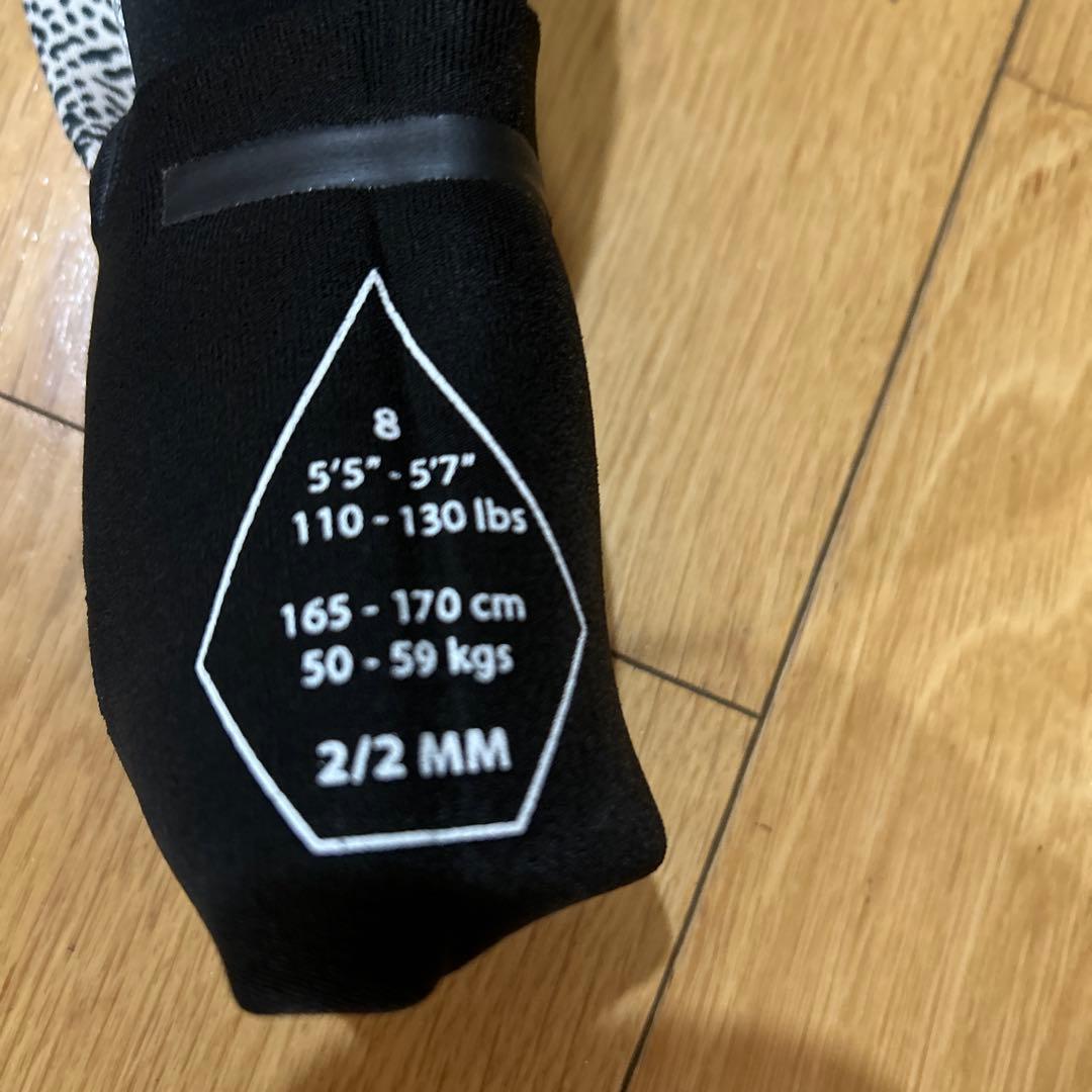 VOLCOMロンスプ2mm Chest Zip LS サイズ8