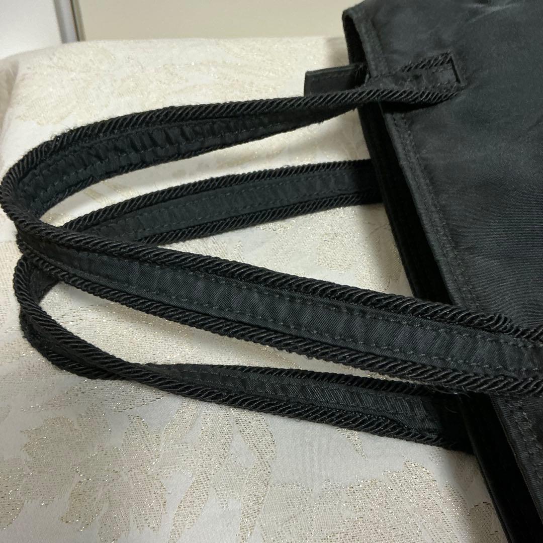 PRADA ナイロン ハンドバッグ 黒　ロゴビーズ刺繍