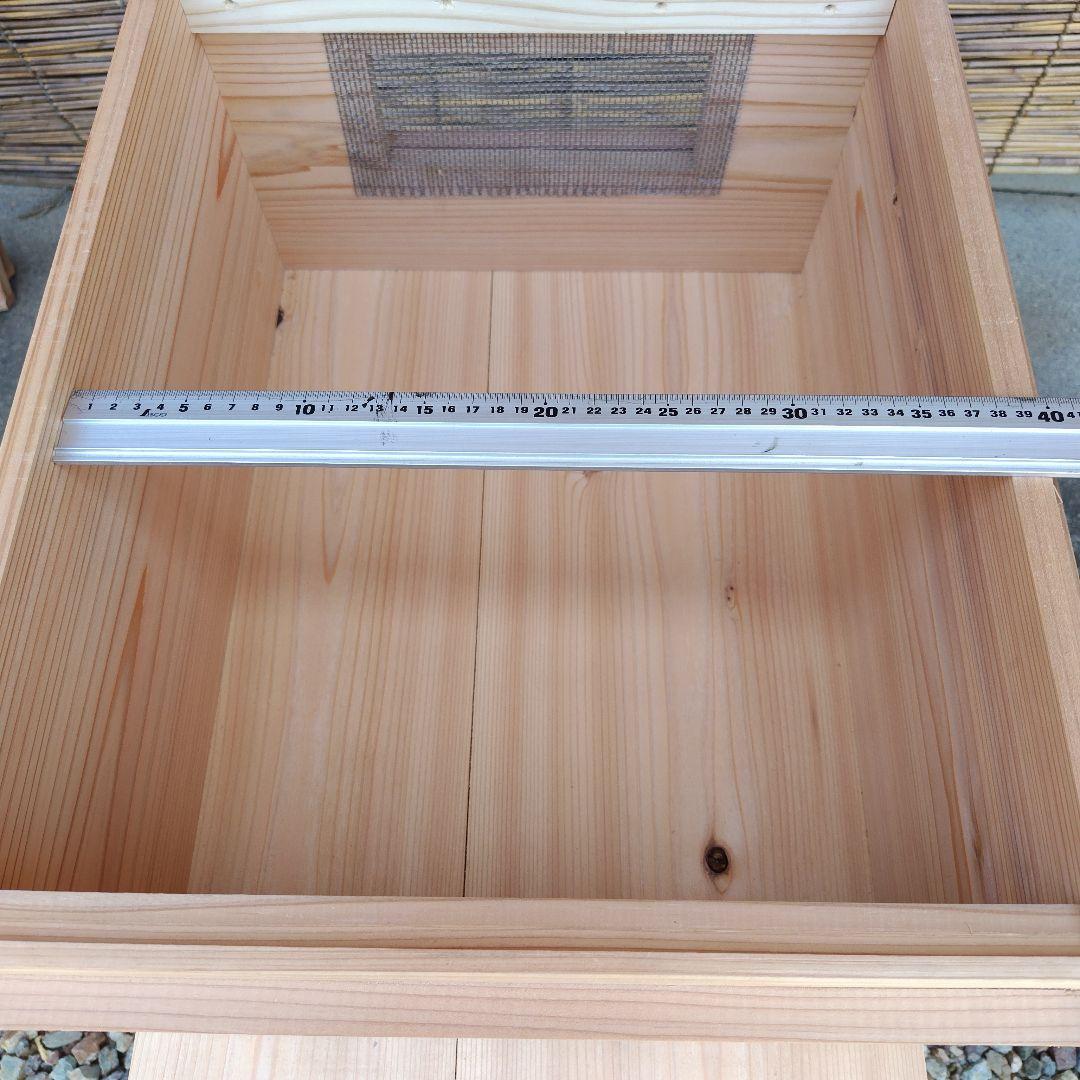 西洋蜜蜂の巣箱、杉板材使用 （10枚かけ）二段使用 縦54㎝✕横45✕高60です