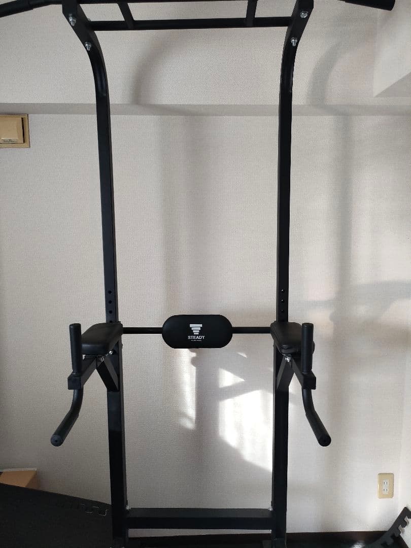 STEADY懸垂マシン　チンニング　ぶら下がり健康機耐荷重150kg　送料込み
