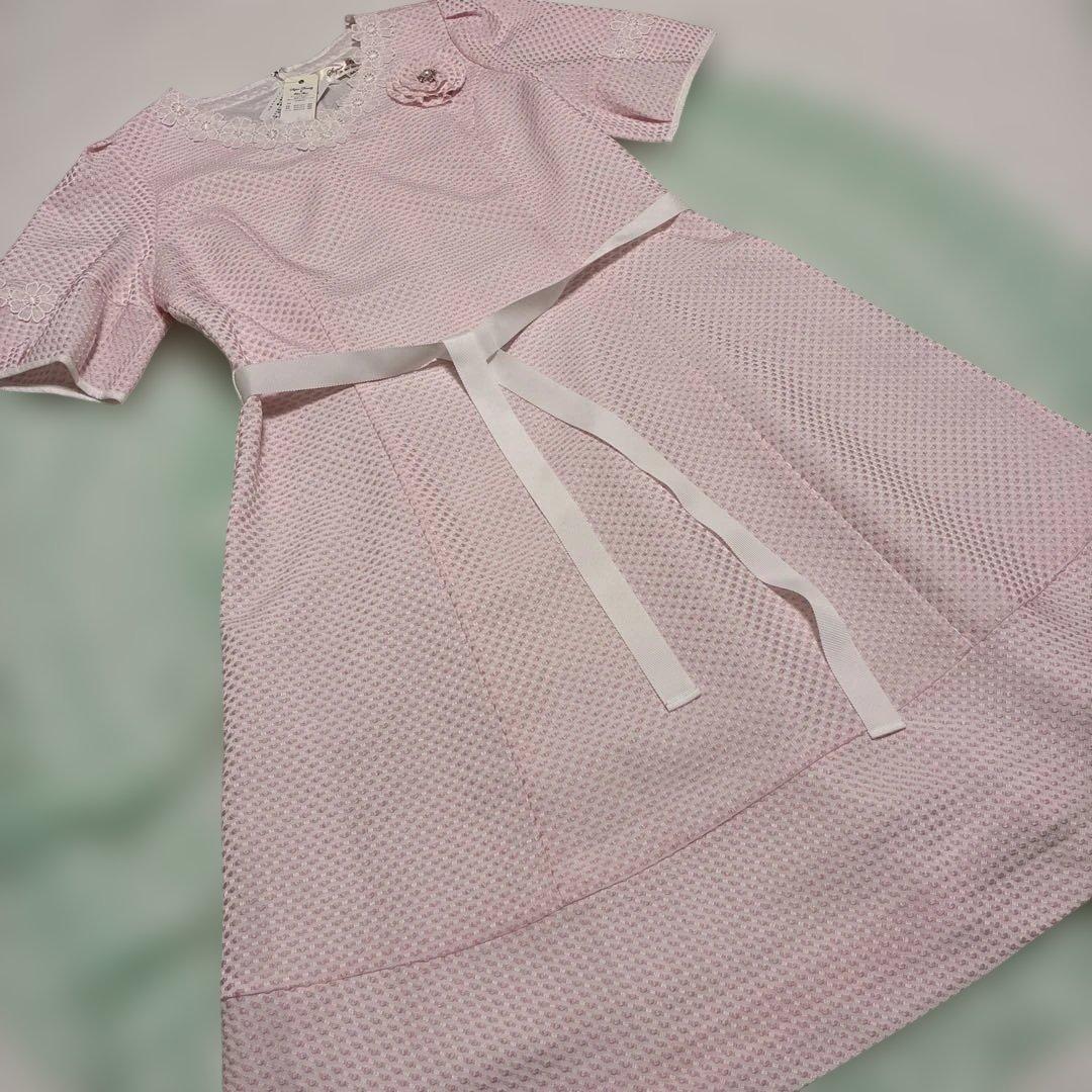 スーパービューティー☆44☆新品タグ付きお花レースとコサージュの可愛いワンピース