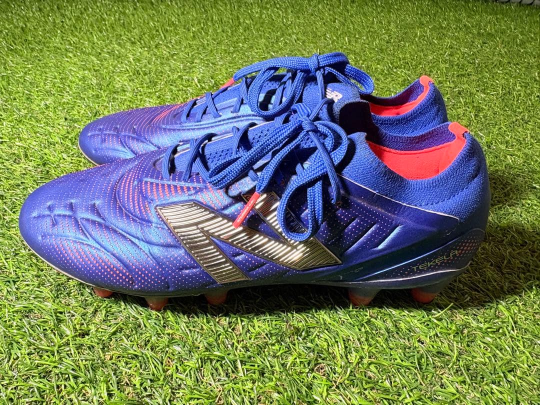 美品　New Balance サッカーシューズ スパイク 青赤