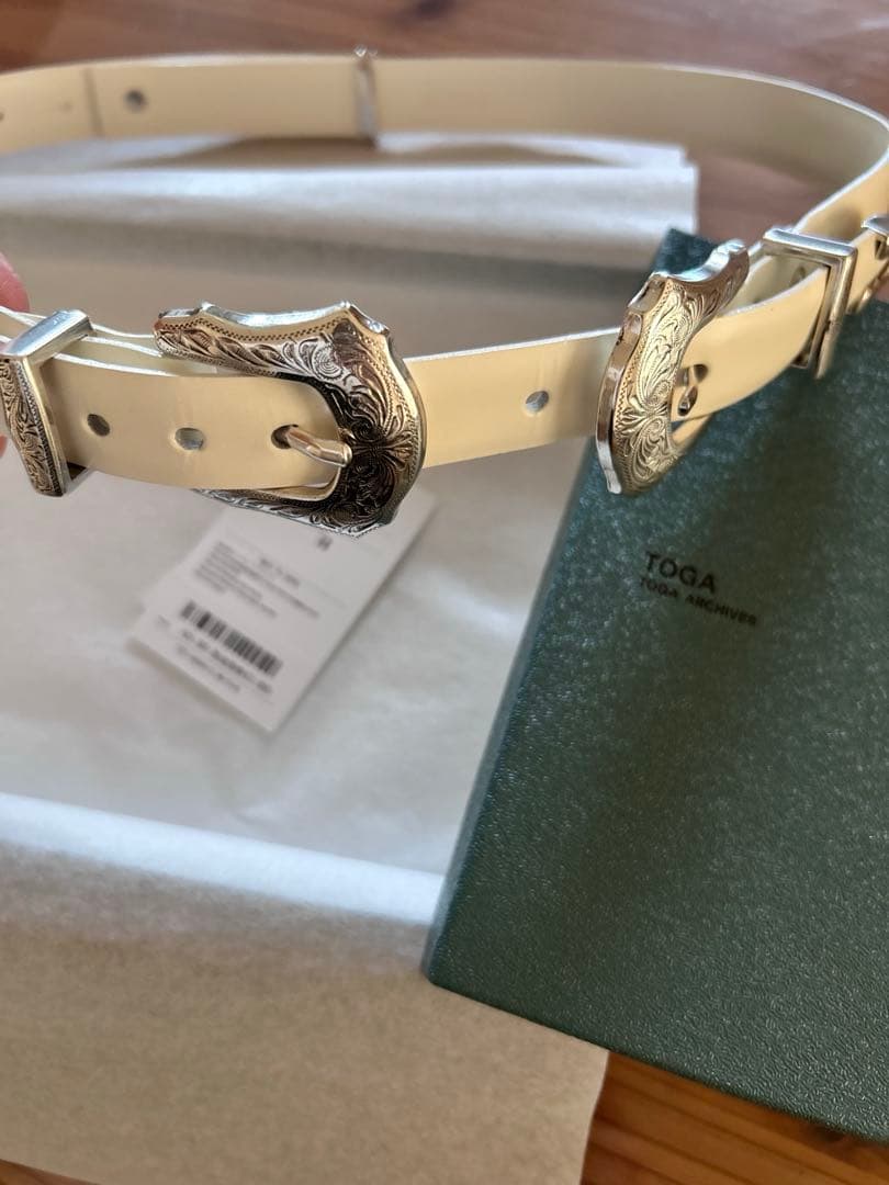 【最終値下げ】ホワイト toga ダブルベルト