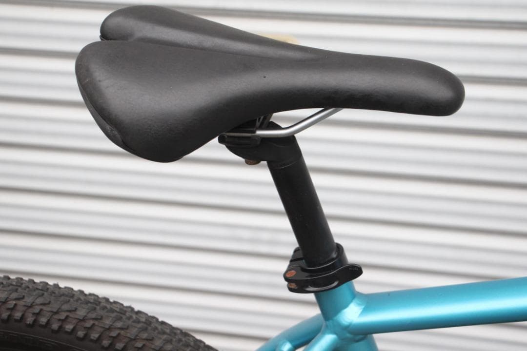 引き取り限定♪ジャイアント♪グラビエ♪ブロックタイヤでオフロードも走れます♪