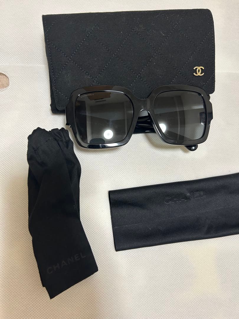 CHANEL サングラス スクエア型 ハートロゴ CCマーク