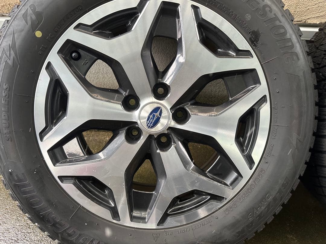 ブリヂストン225/60R17スタッドレスアルミホイールセット