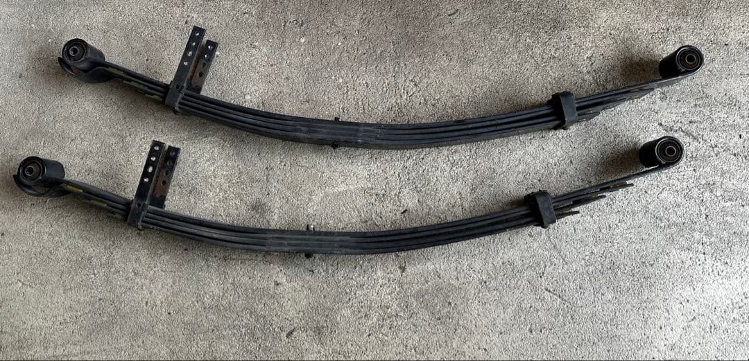 200系　ハイエース　純正ワゴンリーフスプリング　4枚リーフ　２本セット