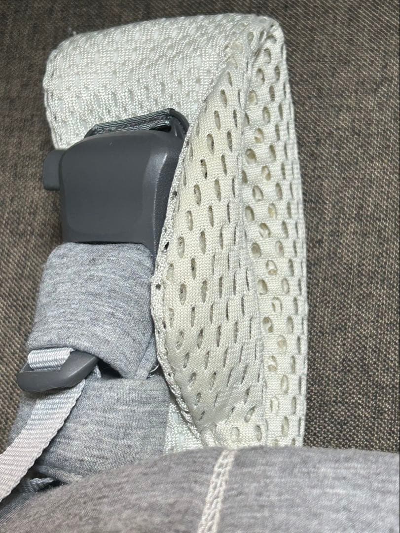 ベビービョルン　ハーモニー　抱っこ紐　クリーム