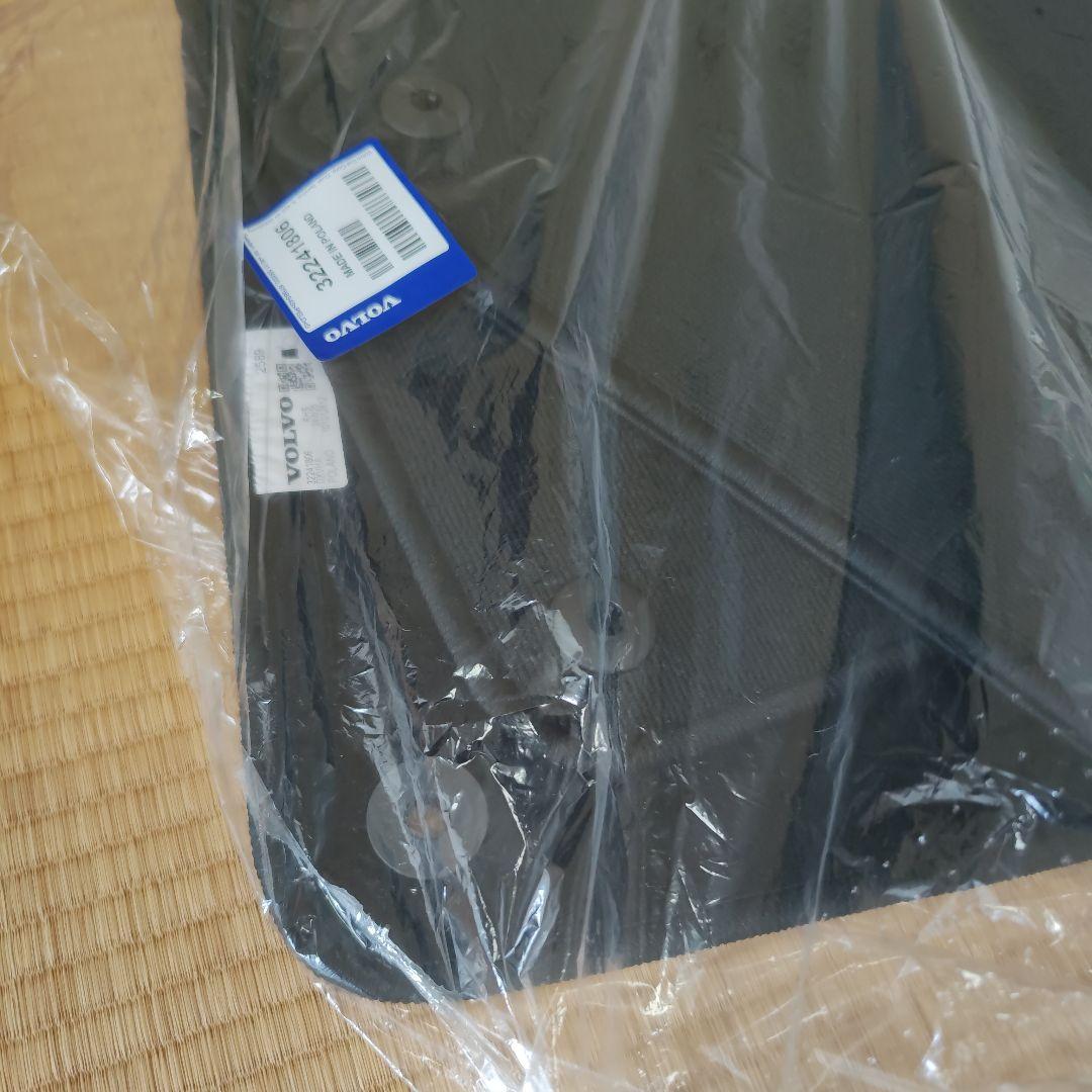 ボルボ　現行V60クロスカントリー　純正フロアマット