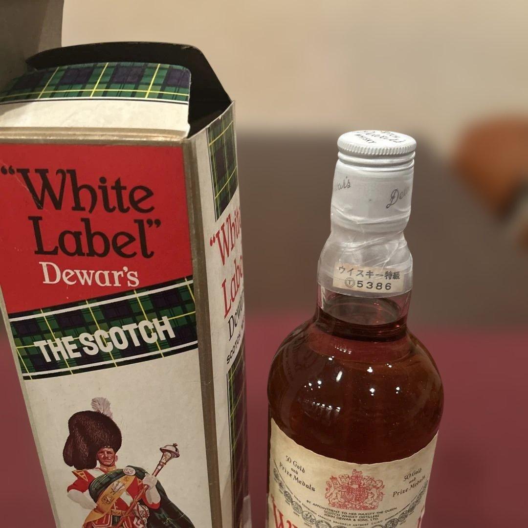 デュワーズホワイトラベル　特級表示760m箱あり