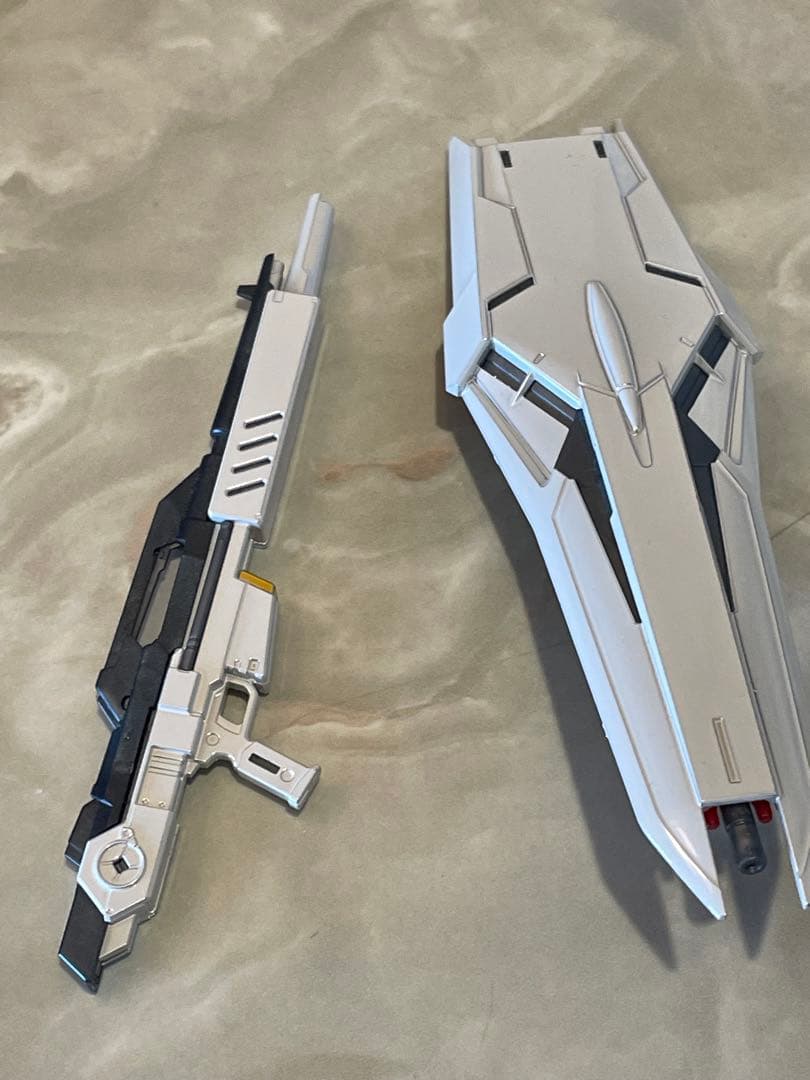 rg νガンダム　チタニウムフィニッシュ　完成品