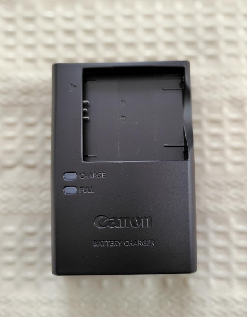 美品 Canon デジタルカメラ PowerShot A3500 IS シルバー