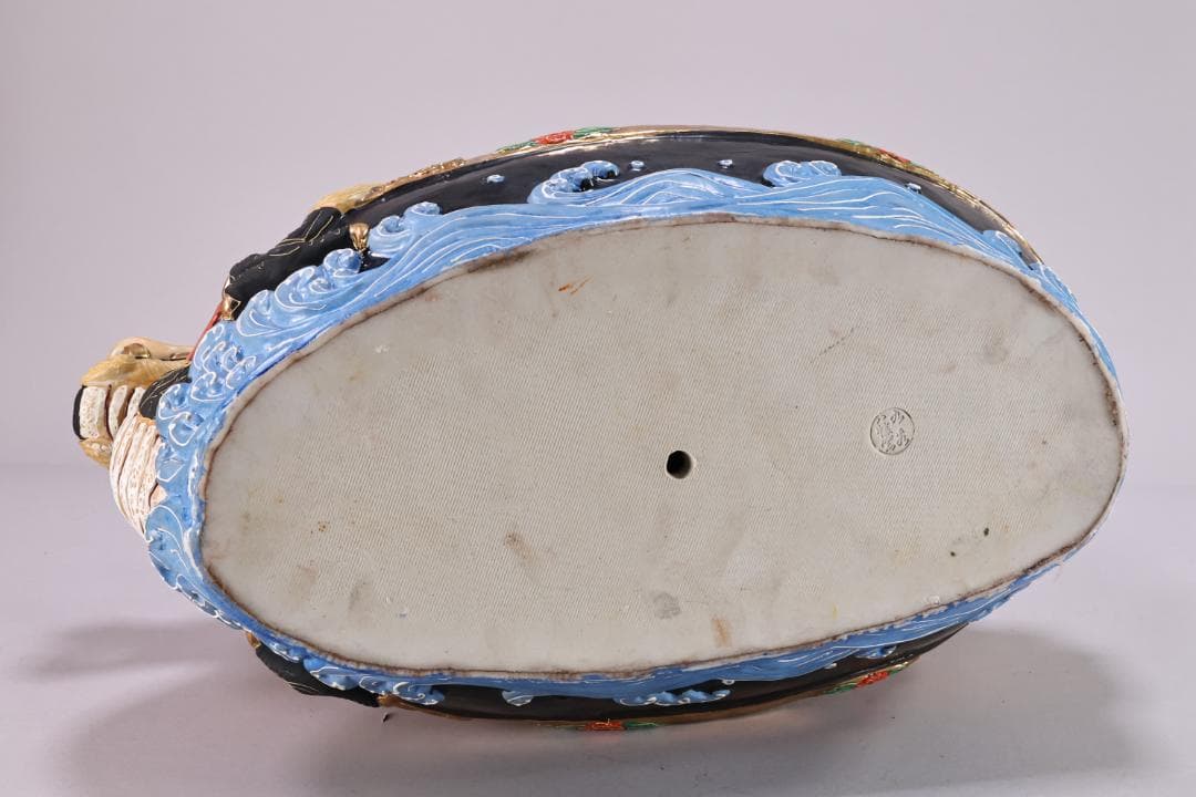 新品未使用　九谷焼　八幡釜　宝船　七福神　置物　縁起物　高さ46㎝　BK107