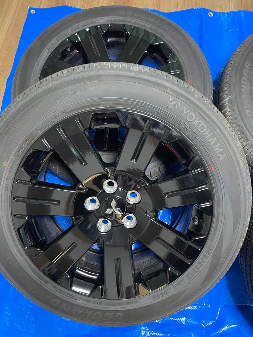 三菱デリカD5 シャモニー タイヤ ホイール【新車外し】1点ずつ出品　（2/4）