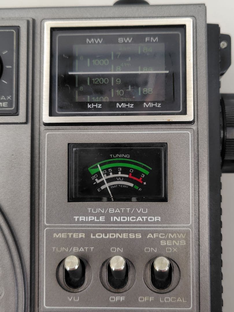 VICTOR　F-240　MW/SW/FM 3バンド ラジオ