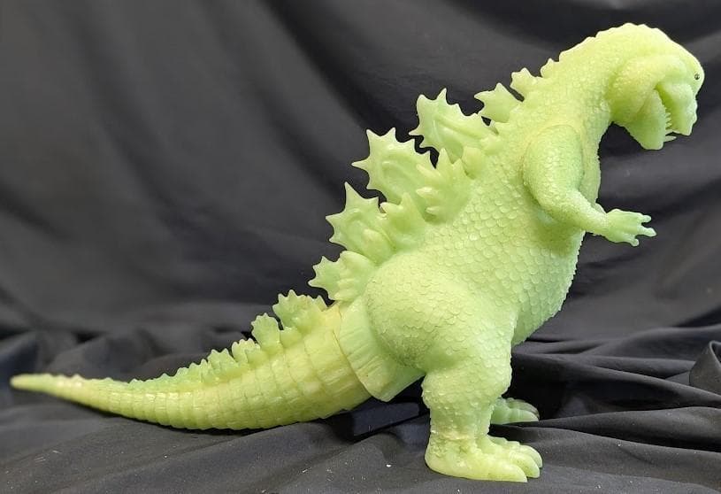 雛型ゴジラ検討用第一案（ウロコゴジラ）蓄光ポリレジンスタチュー限定300個