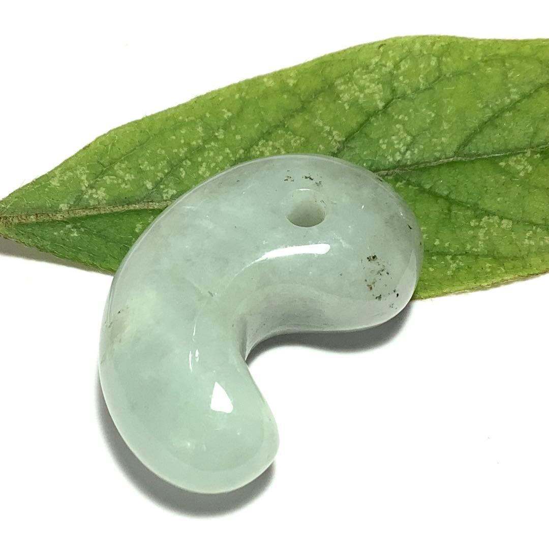 ✳極上透明感　見る事の無い逸品勾玉‼️糸魚川翡翠ジェダイト　極めて貴重品　鑑別…