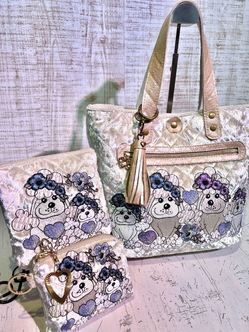 いたちページです。ロラライハリス♡刺繍の楕円底バッグ♡バッグのみ